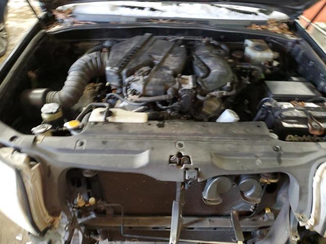 2004 Toyota 4Runner - Image 11