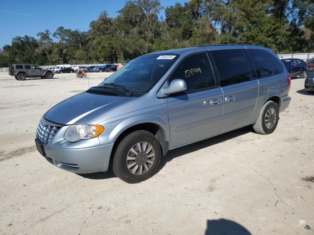 2005 Chrysler Town & Country LX