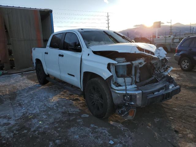 VIN 5TFEM5F13JX122822 2018 Toyota Tundra, Crewmax Sr5 no.4