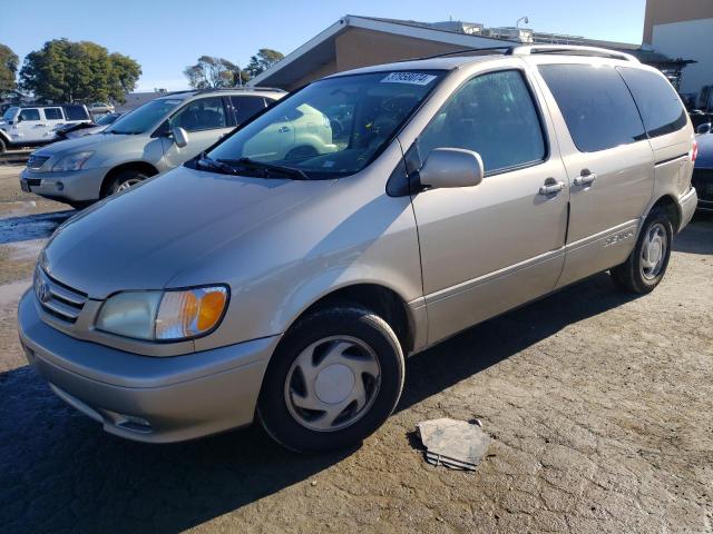 2002 Toyota Sienna LE