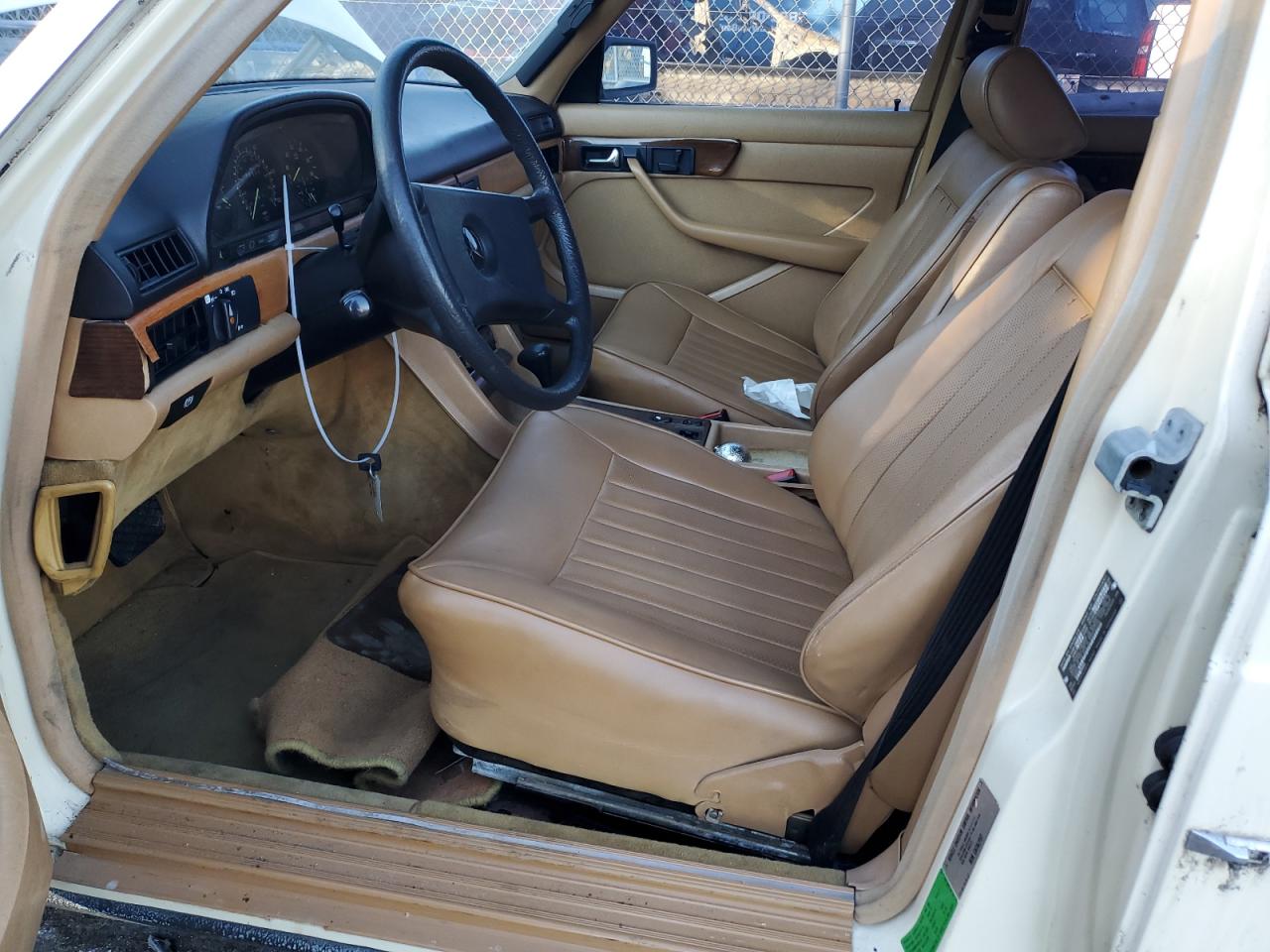 wdbcb20a8ea074374 WDBCB20A8EA074374 1984 Mercedes-Benz 300 Sd