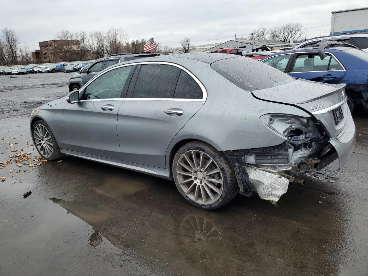 2015 Mercedes-Benz C 300 4Matic vin: 55SWF4KB9FU073875