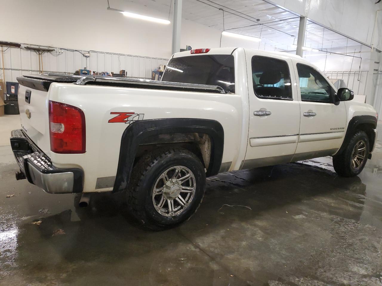 3GCPKSE30BG330243 2011 Chevrolet Silverado K1500 Lt