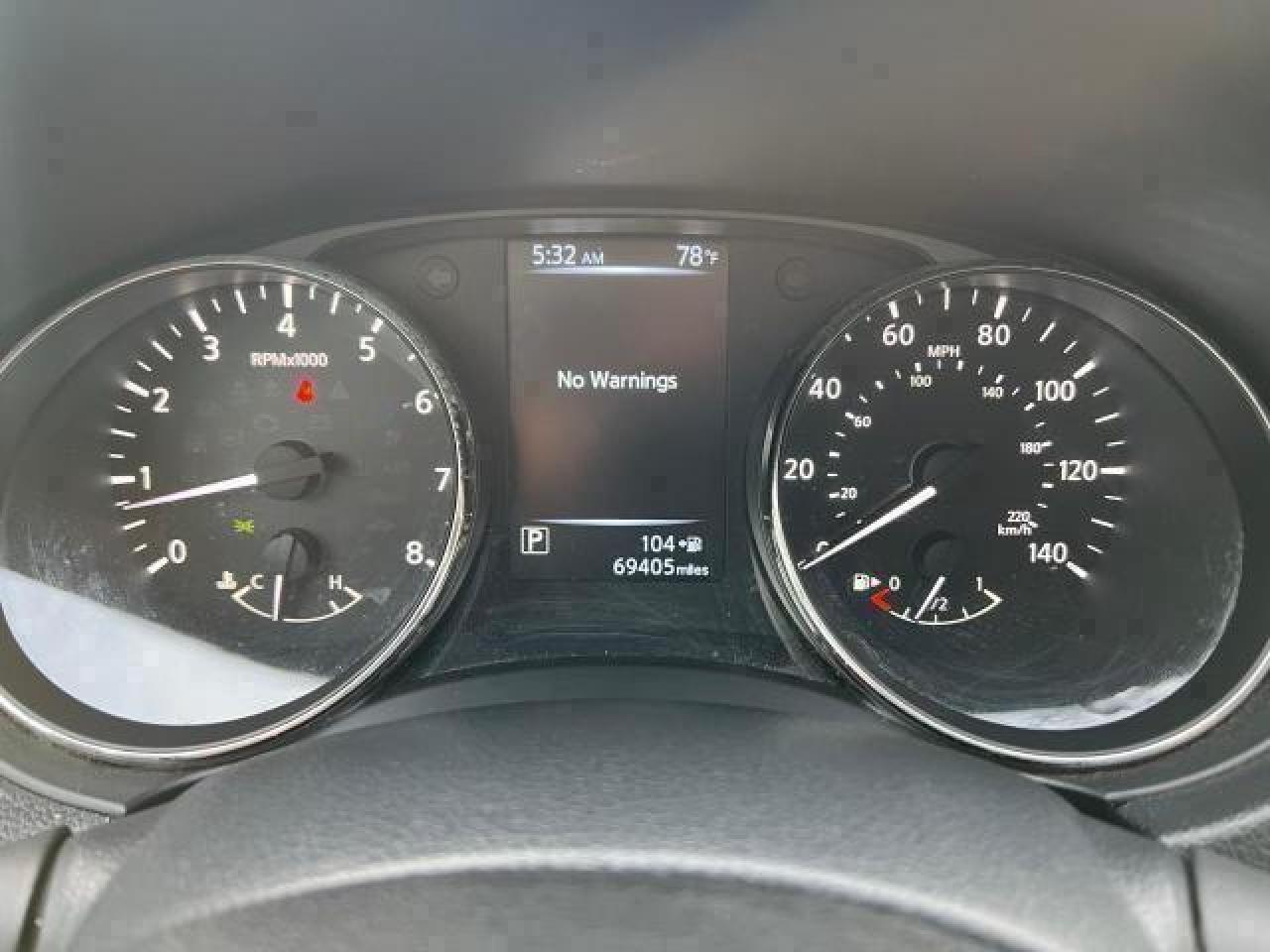 VIN: KNMAT2MT8HP577261 2017 NISSAN ROGUE