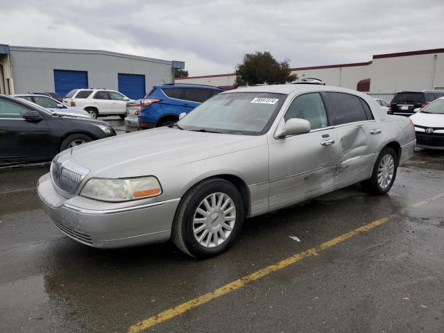 2003 Lincoln Town Car Signature