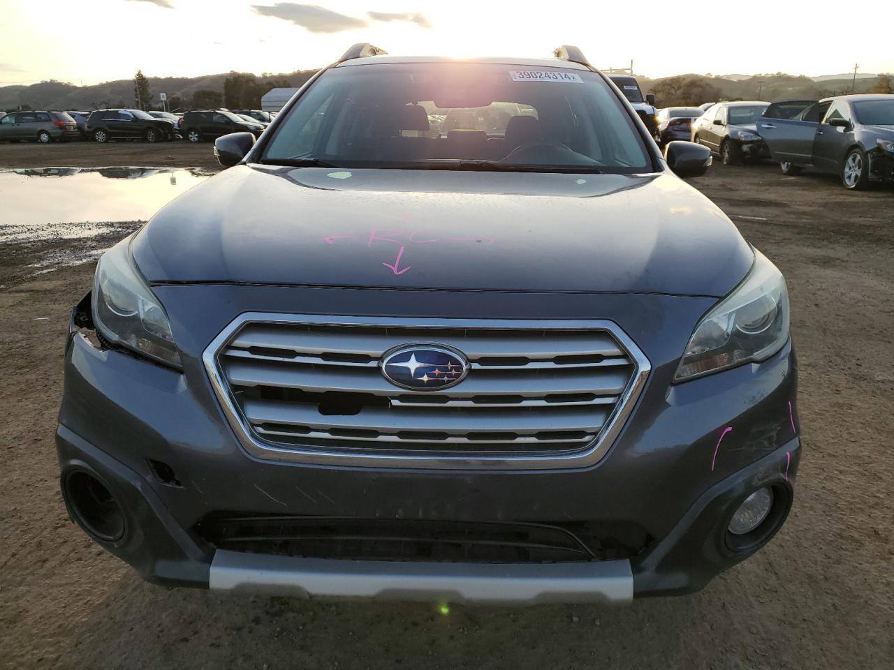 2017 Subaru Outback 3.6R Limited vin: 4S4BSENC9H3227308