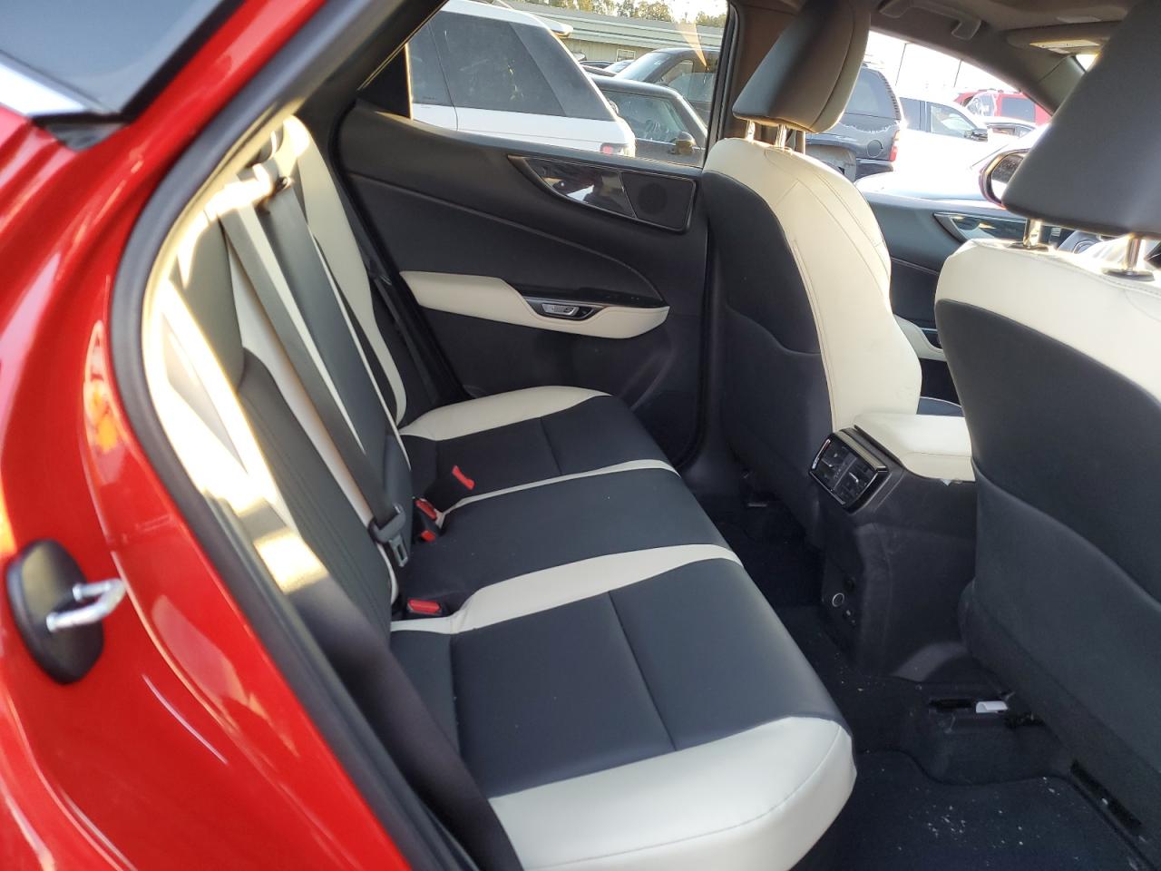 Фото: 2T2GKCEZ5PC015378 - 11