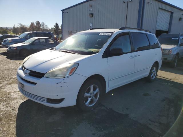 2004 Toyota Sienna CE