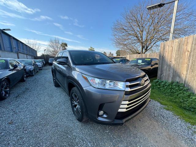 VIN 5TDZZRFH1KS298346 2019 Toyota Highlander, LE no.1