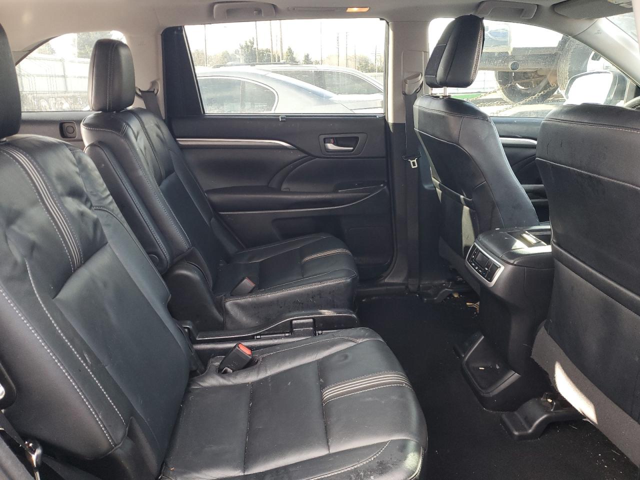 5TDJZRFH0HS389498 2017 Toyota Highlander Se