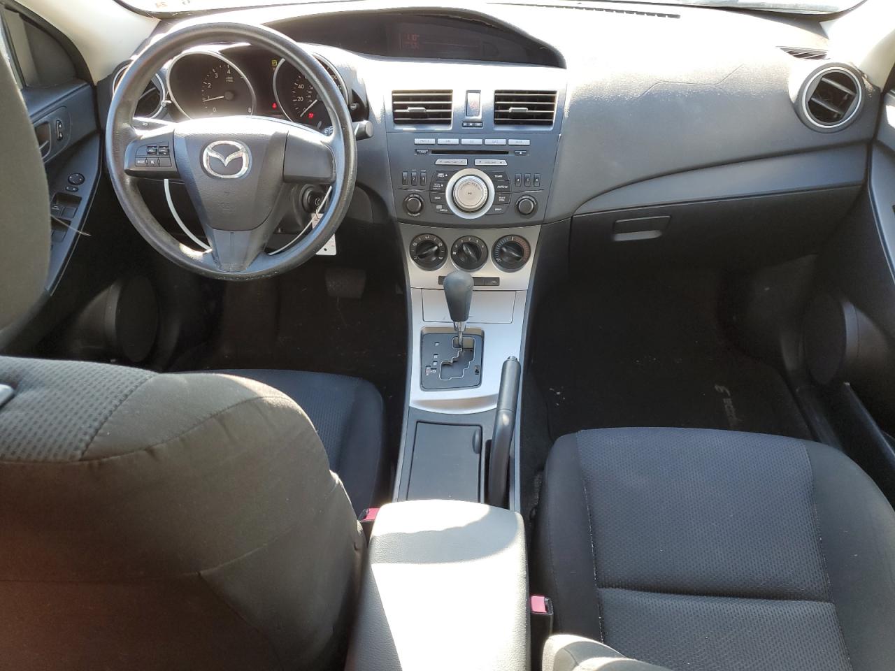 JM1BL1UG7B1372977 2011 Mazda 3 I