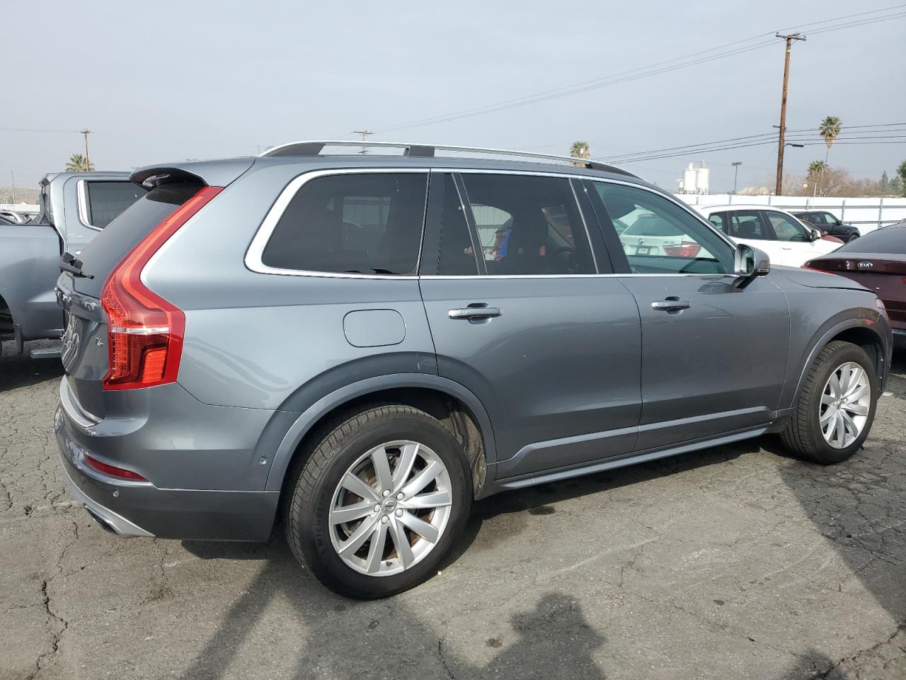 2016 Volvo Xc90 T6 vin: YV4A22PKXG1088333