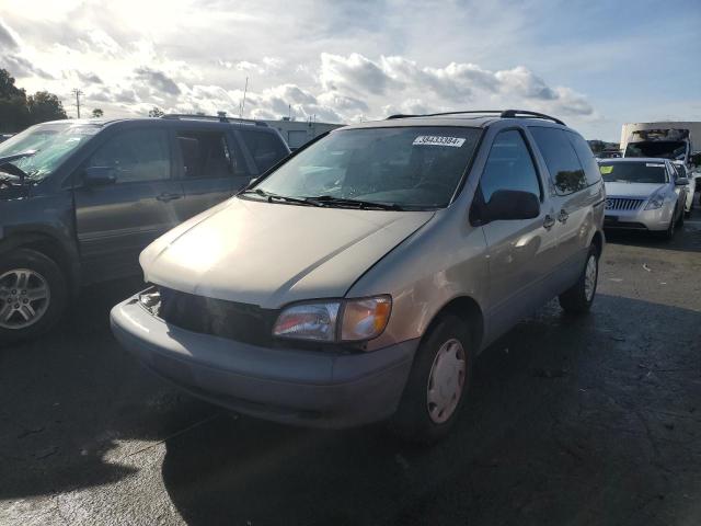 2000 Toyota Sienna LE