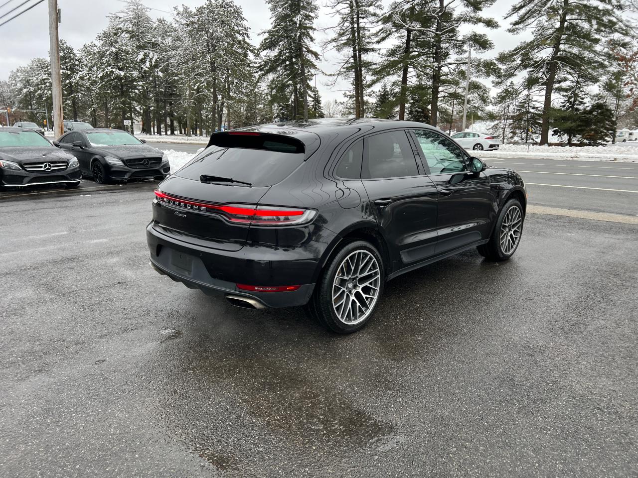 WP1AA2A57LLB11329 2020 Porsche Macan