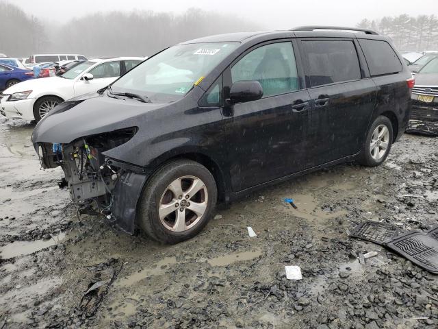 2018 Toyota Sienna LE