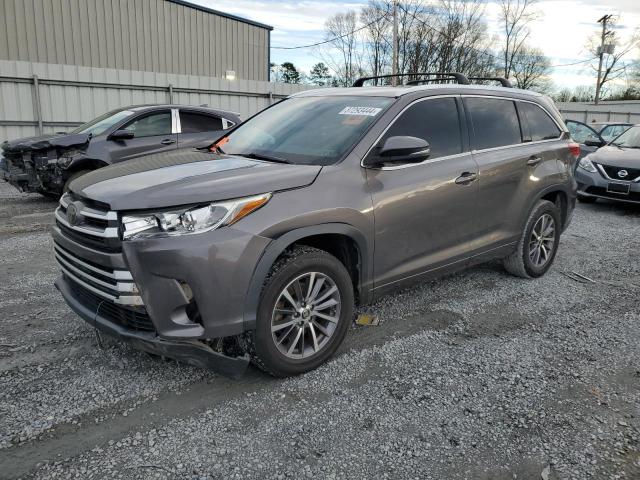 2018 Toyota Highlander SE