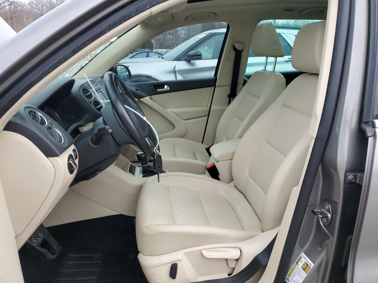 WVGBV7AX9BW523687 2011 Volkswagen Tiguan S