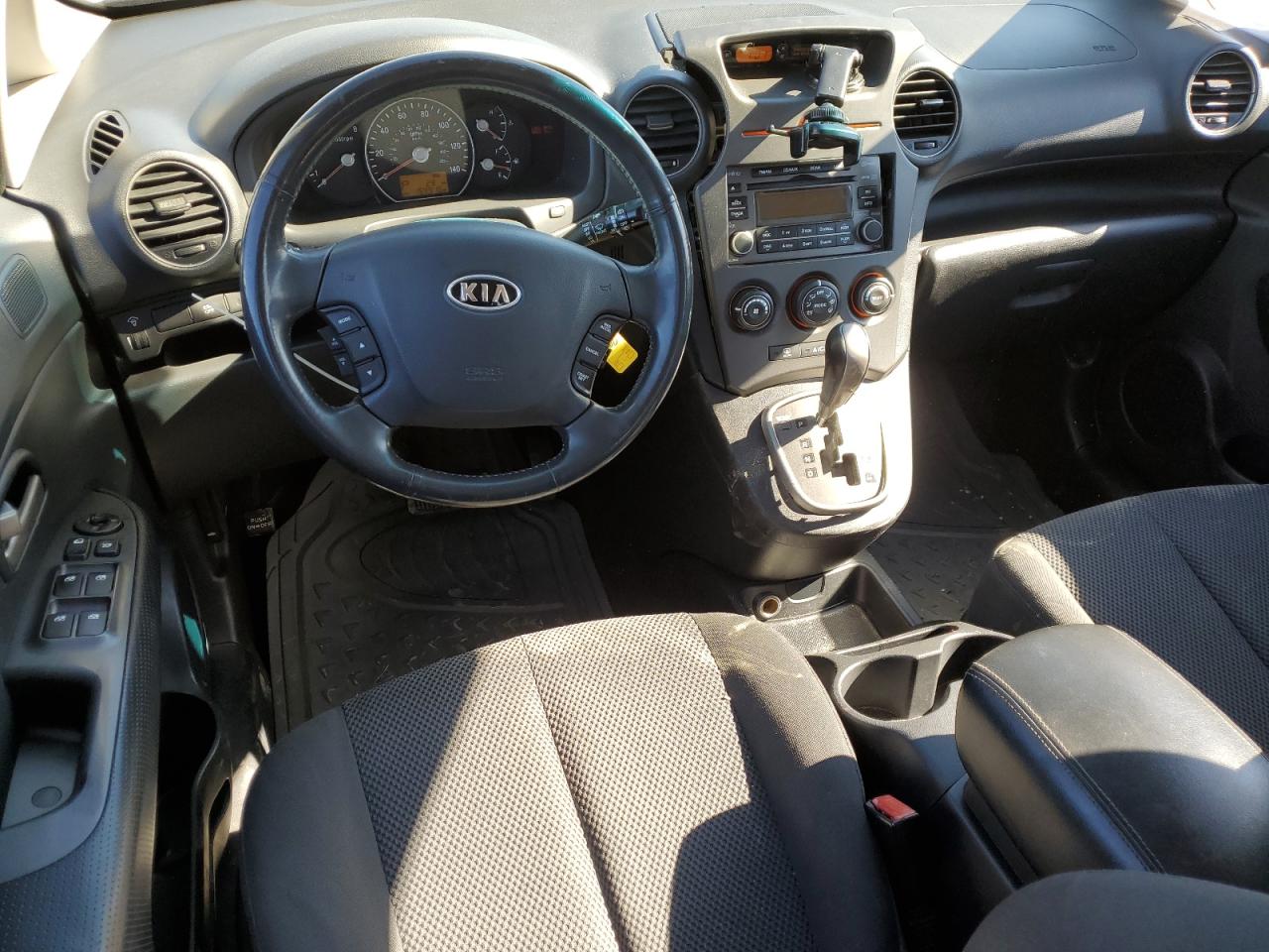 KNAFG526487180524 2008 Kia Rondo Lx