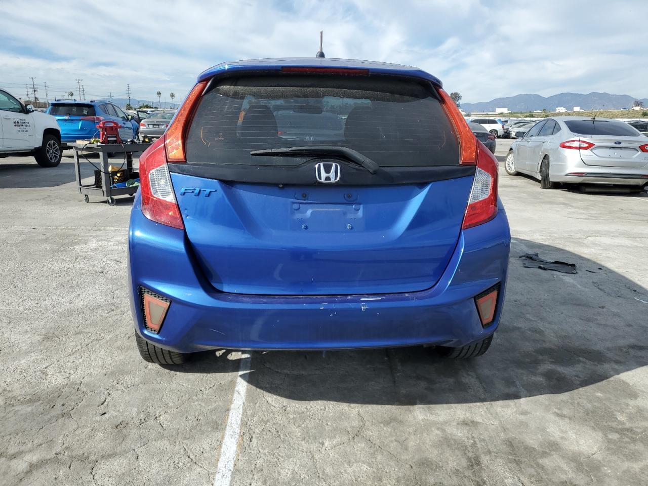 JHMGK5H57GX005587 2016 Honda Fit Lx