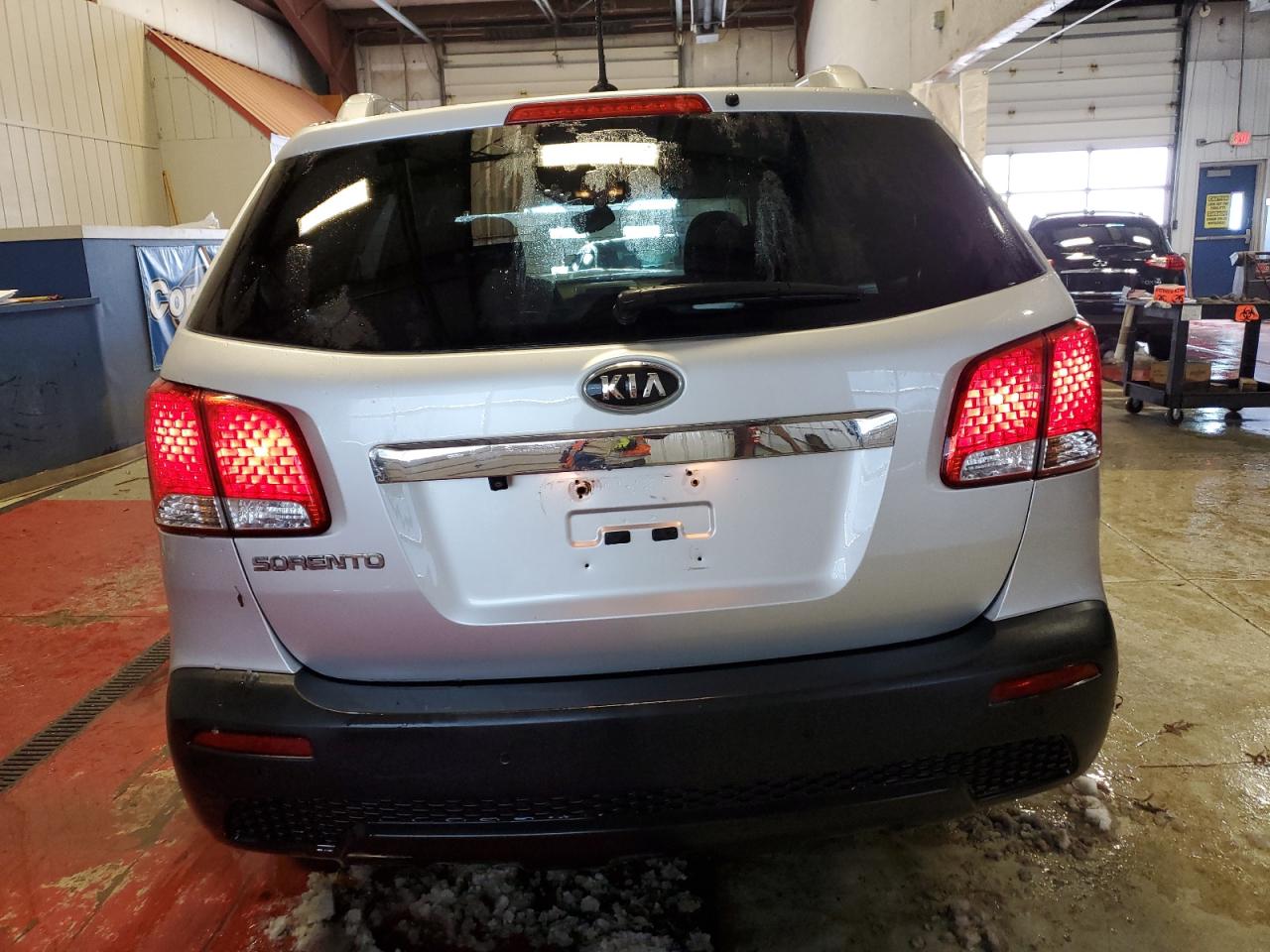 2012 Kia Sorento Base vin: 5XYKT4A65CG239777