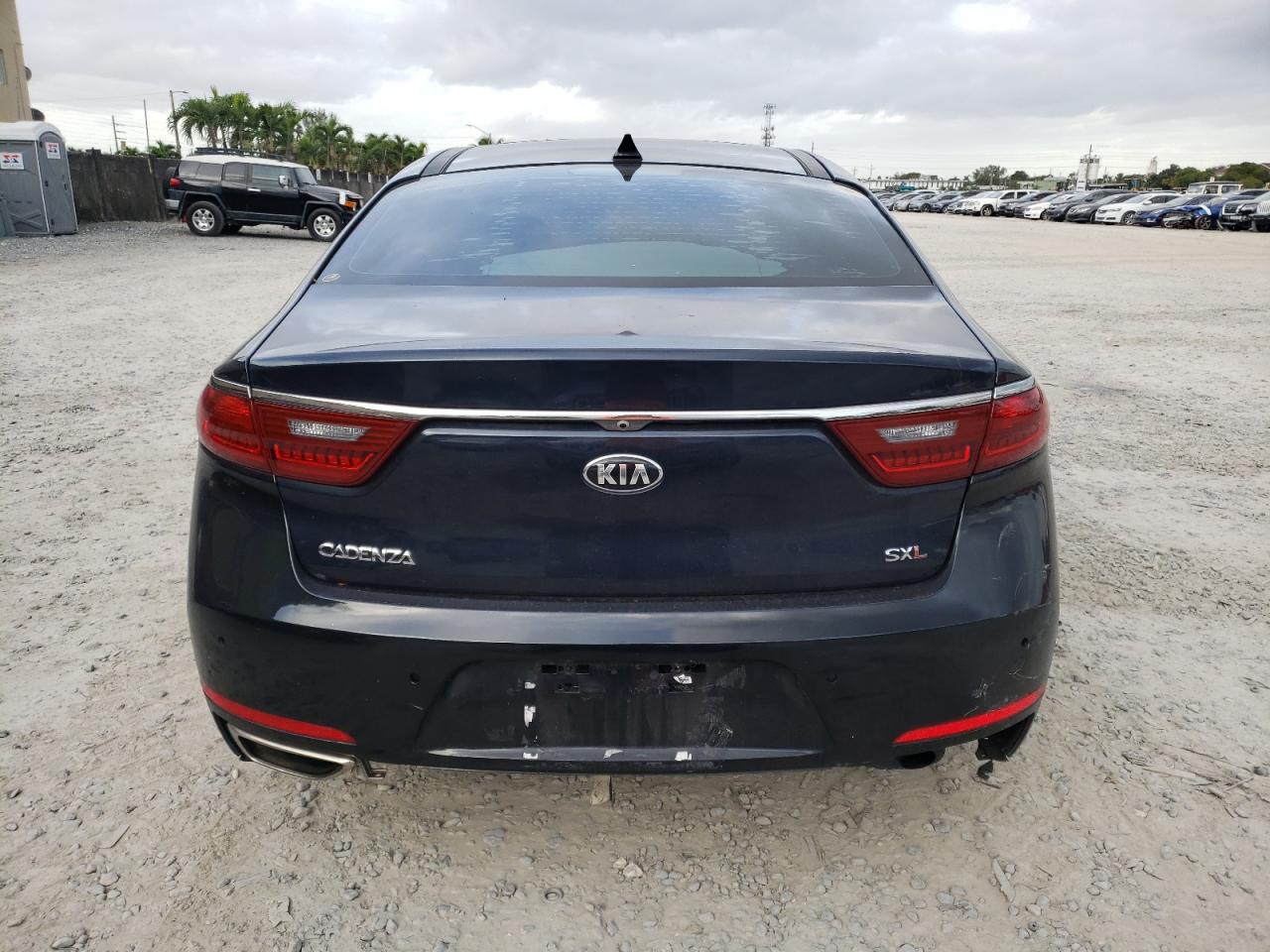 KNALC4J1XH5061533 2017 Kia Cadenza Premium