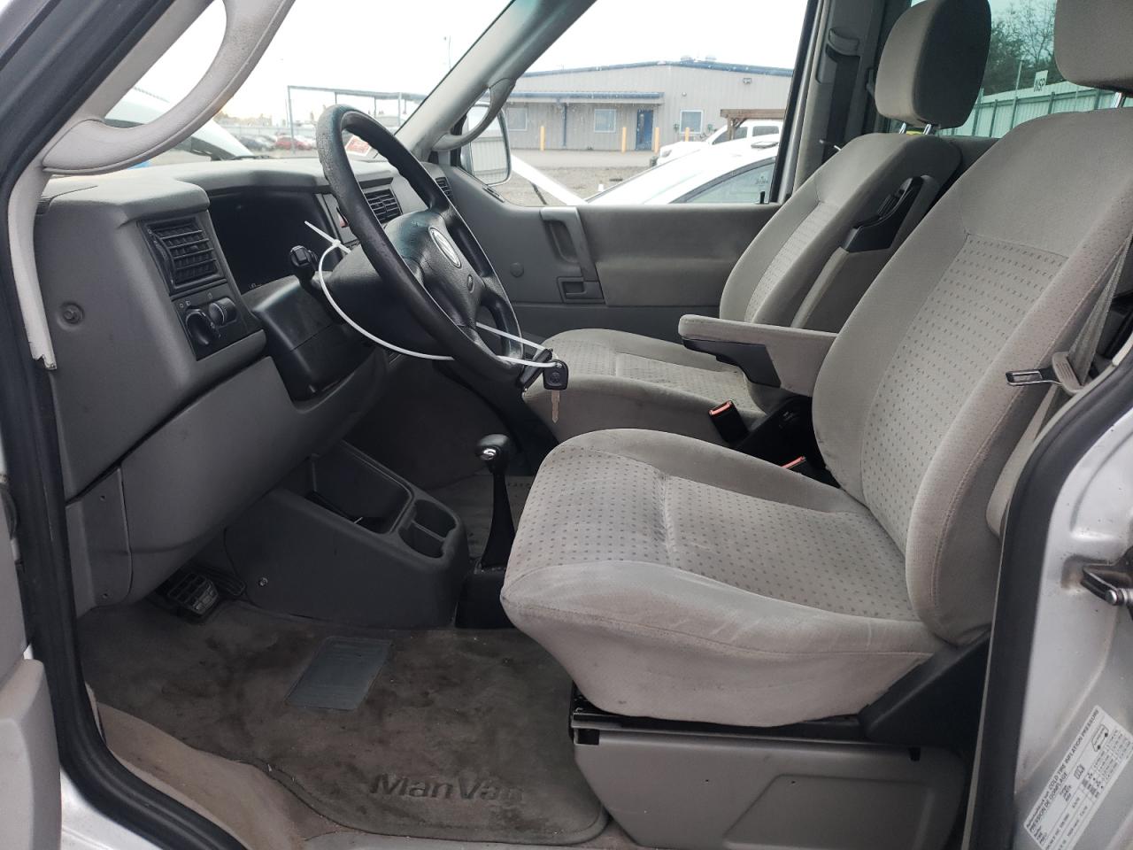 WV2MB47032H013274 2002 Volkswagen Eurovan Mv