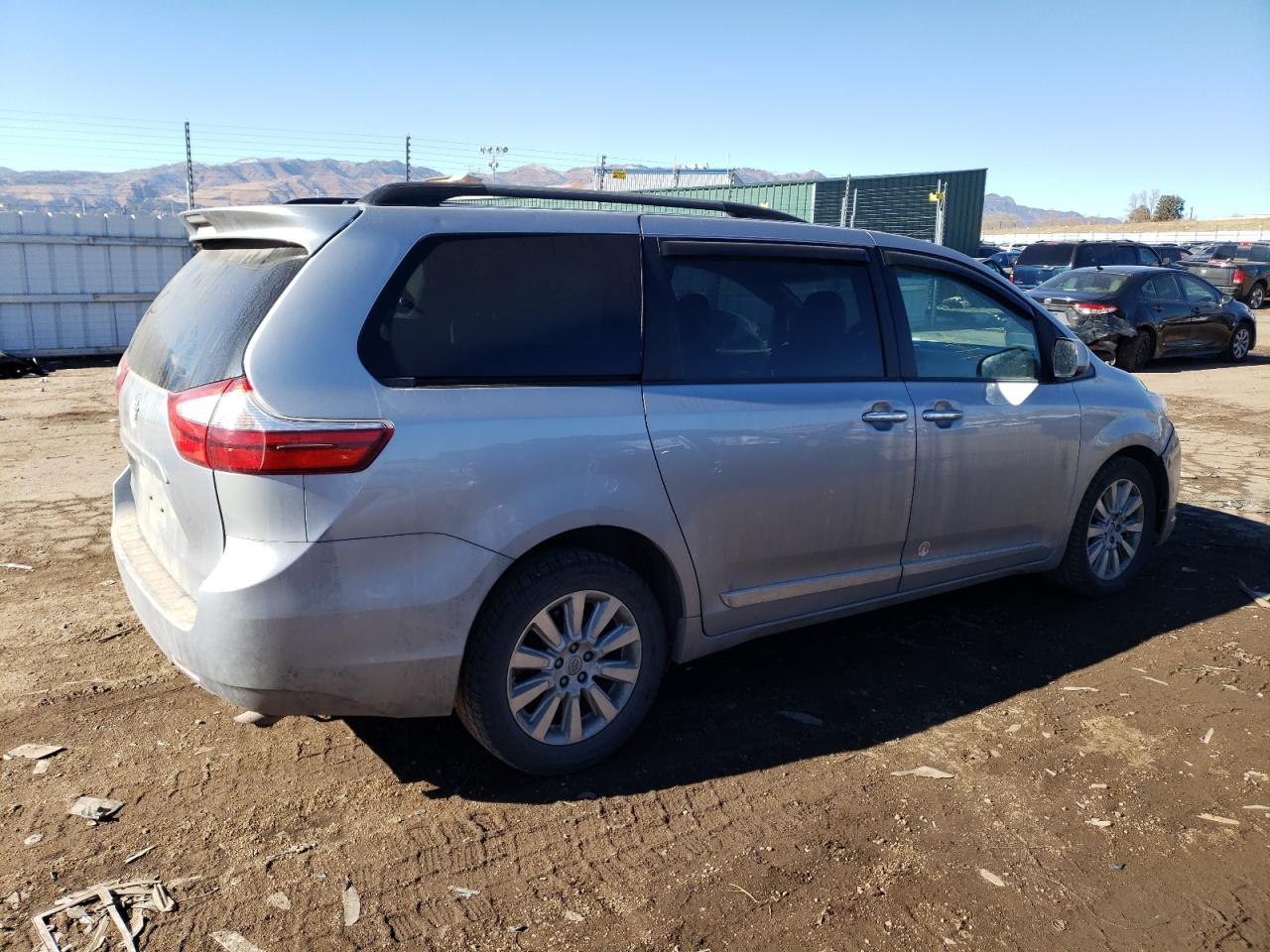 5TDDK3DC5FS102501 2015 Toyota Sienna Xle