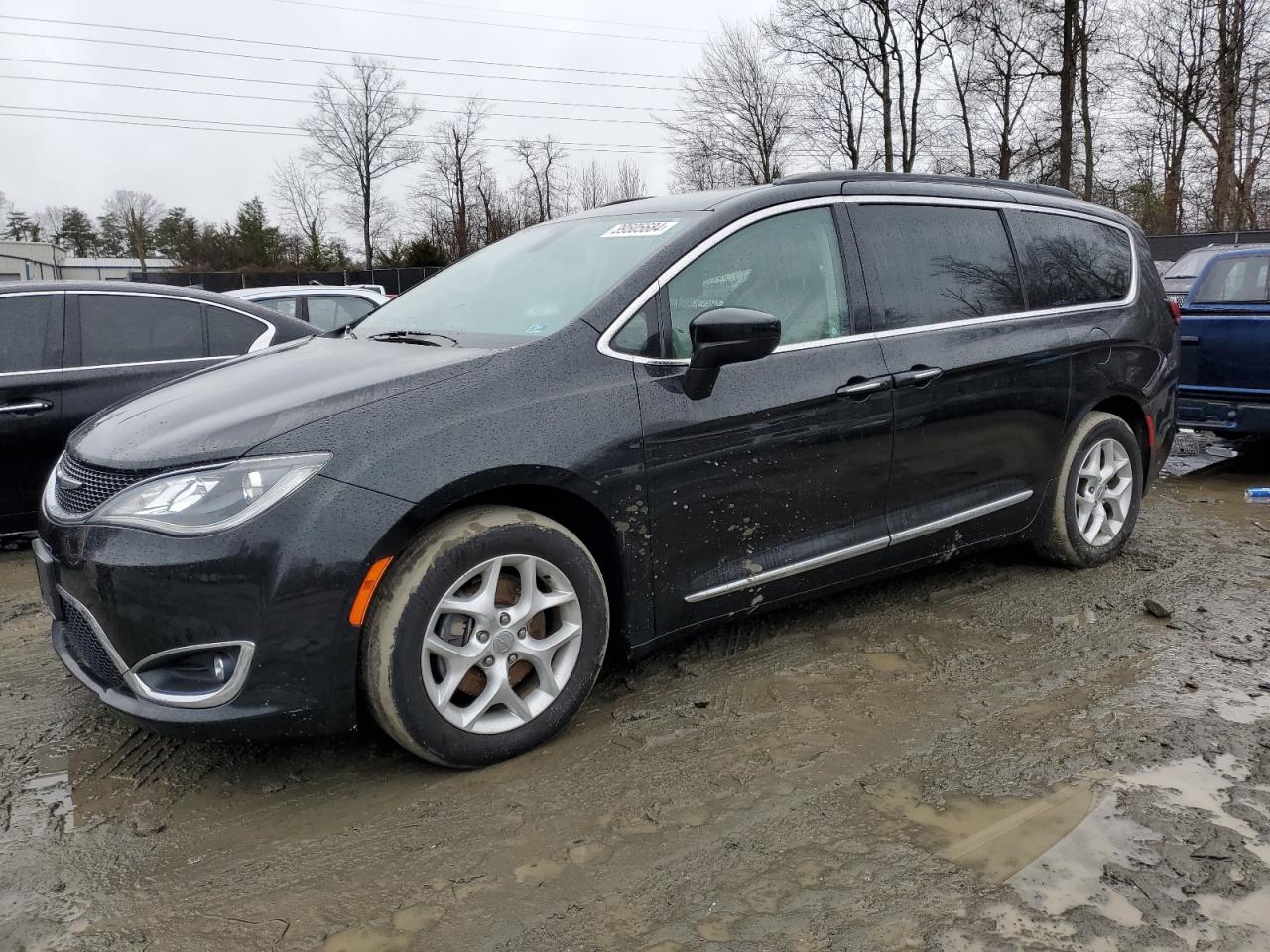 2017 Chrysler Pacifica Touring L vin: 2C4RC1BG6HR763530