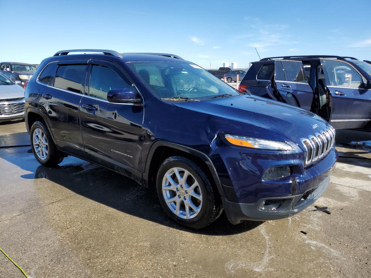 2016 Jeep Cherokee Latitude vin: 1C4PJLCB4GW291930