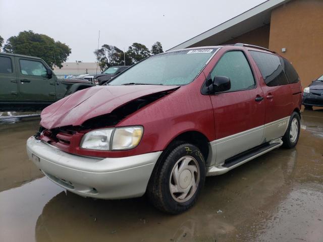 2000 Toyota Sienna LE