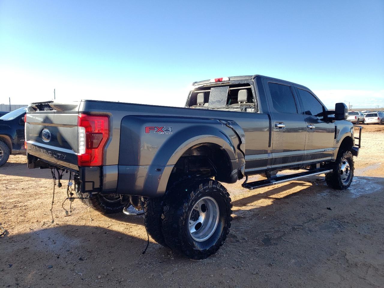 2019 Ford F350 Super Duty vin: 1FT8W3DT6KEE63693