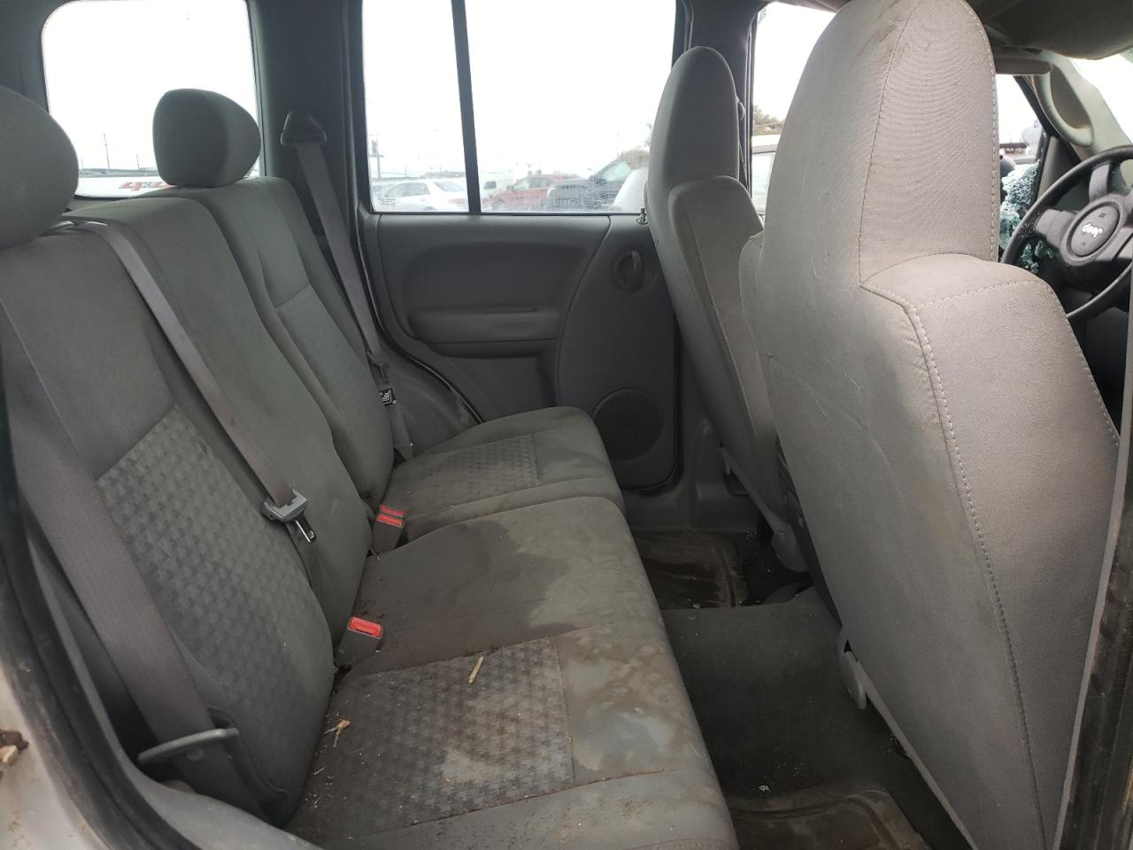 1J4GL48KX5W636328 2005 Jeep Liberty Sport