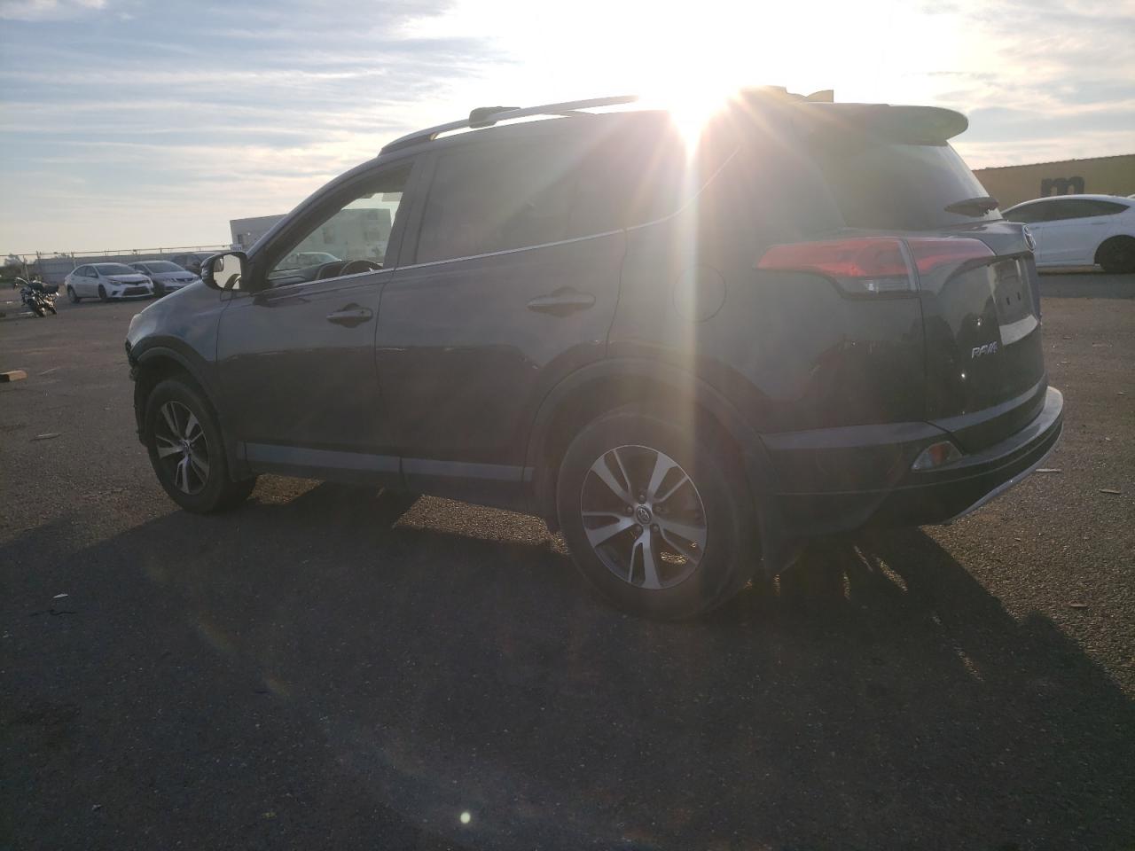 2T3RFREV1GW538047 TOYOTA RAV4 2016