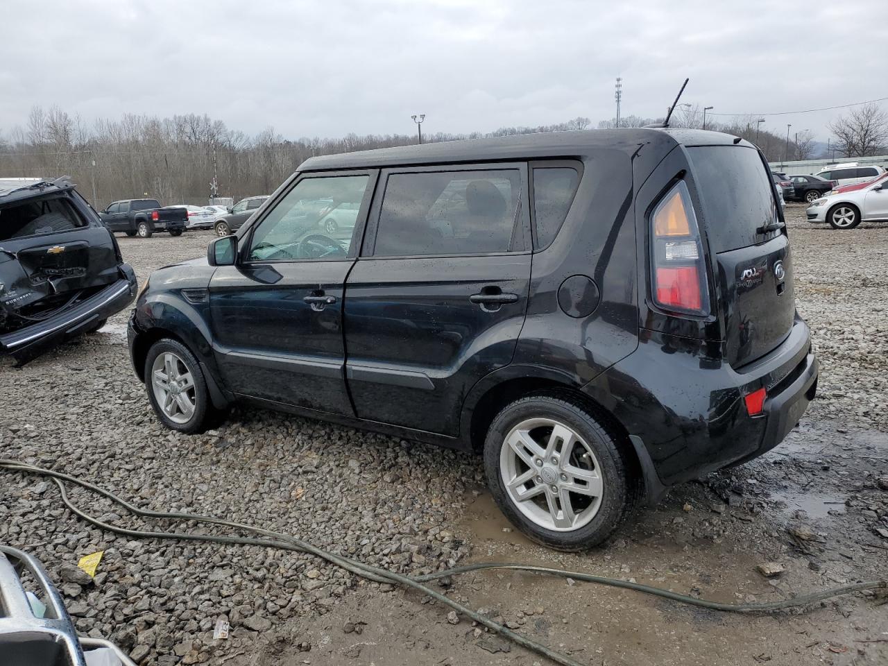 KNDJT2A20B7225813 2011 Kia Soul + KNDJT2A20B7225813 2011 Kia Soul +