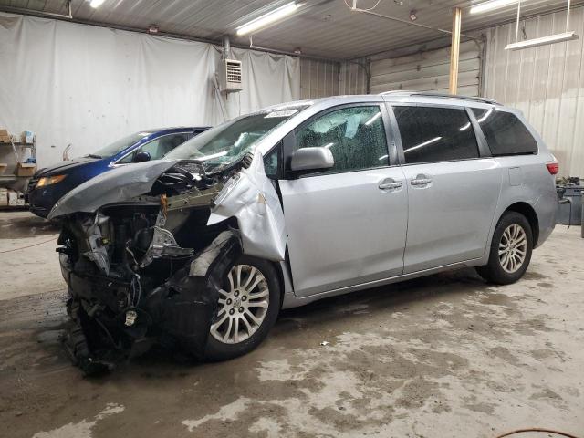 2016 Toyota Sienna XLE