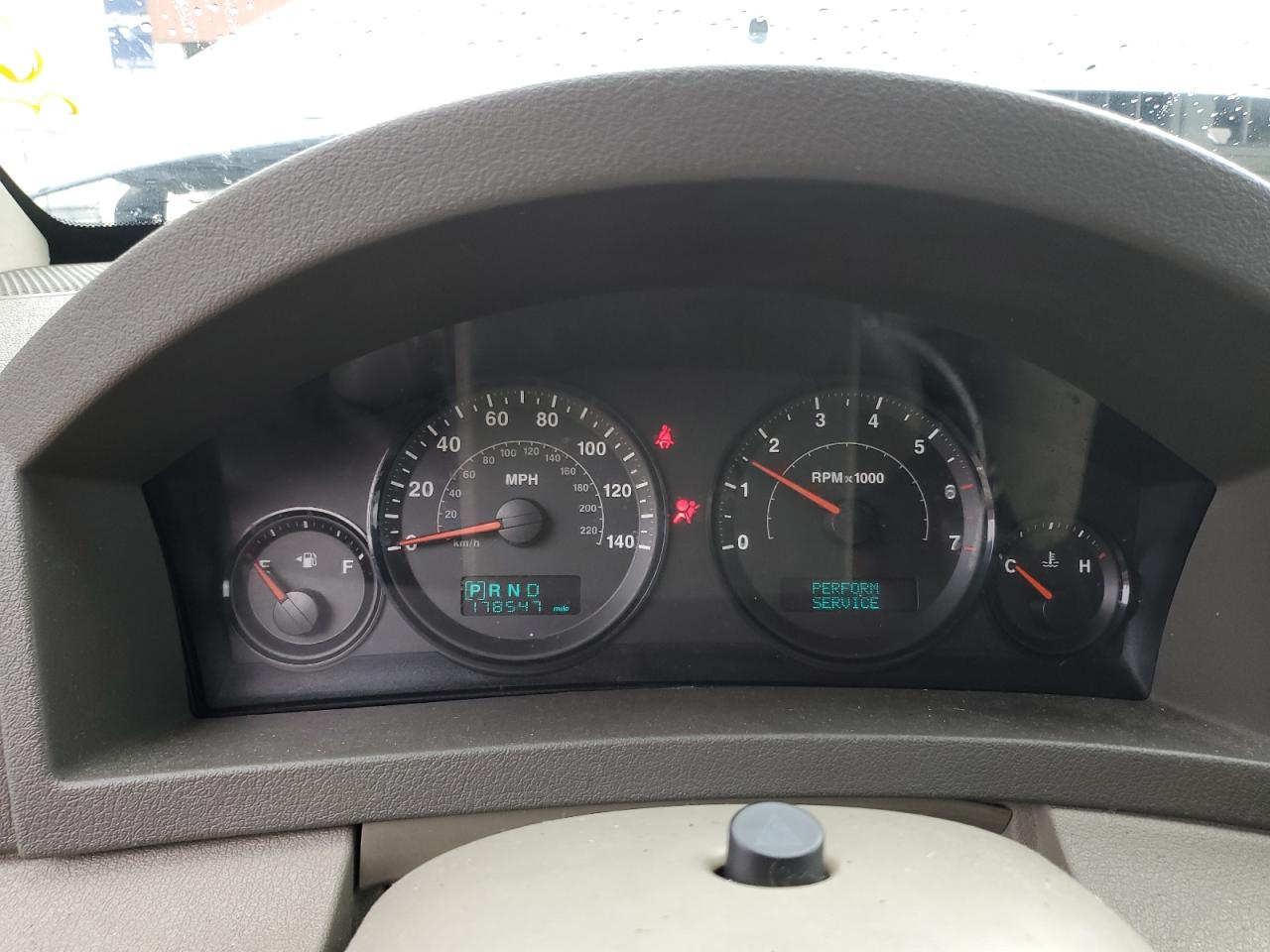 1J4GS48K15C656696 2005 Jeep Grand Cherokee Laredo