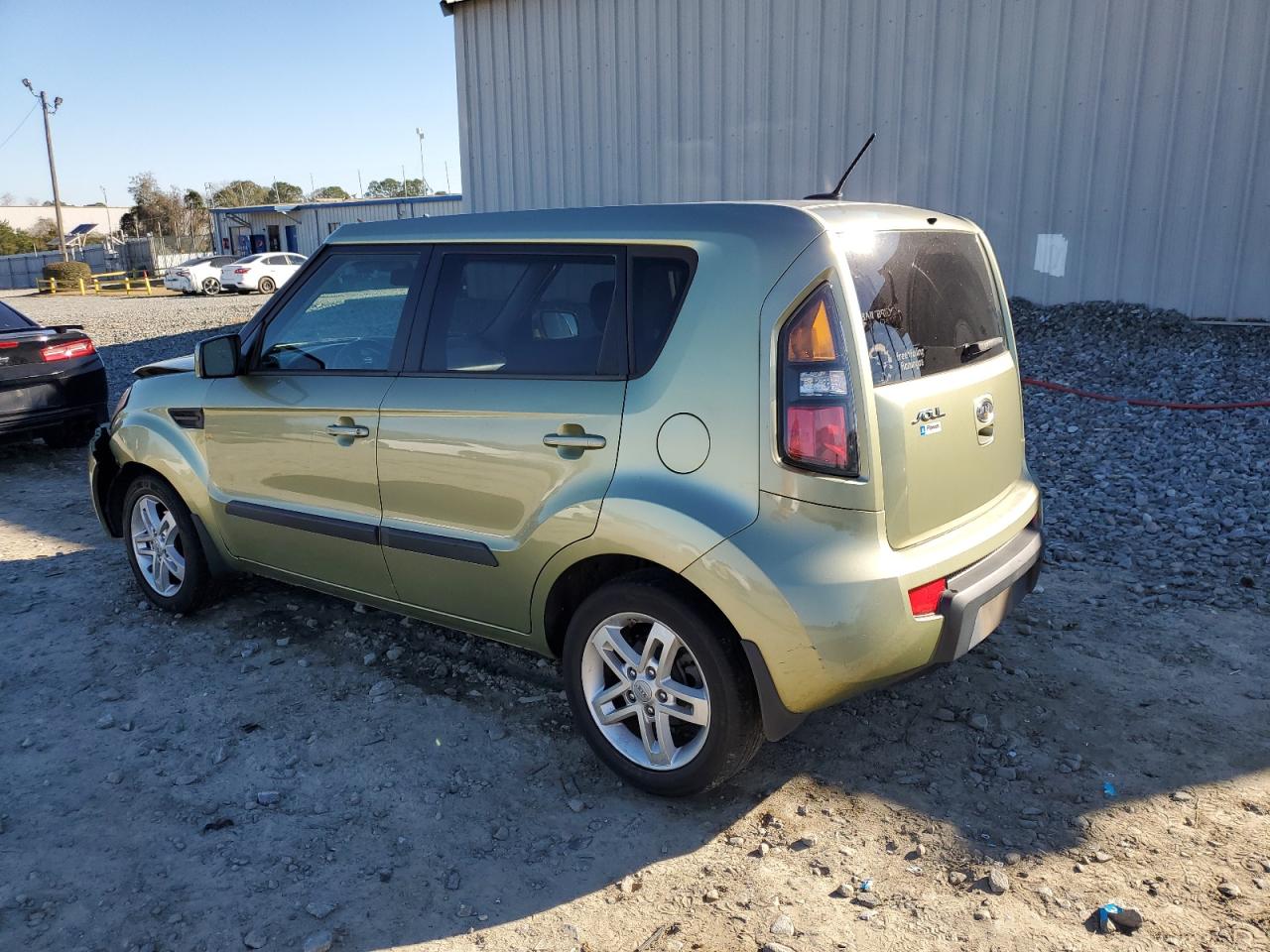 KNDJT2A27B7339565 2011 Kia Soul +