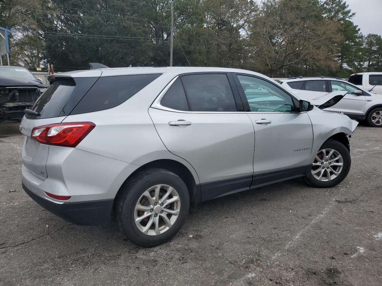 2GNAXJEV9J6213295 2018 Chevrolet Equinox Lt