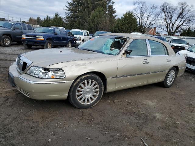 2004 Lincoln Town Car Executive