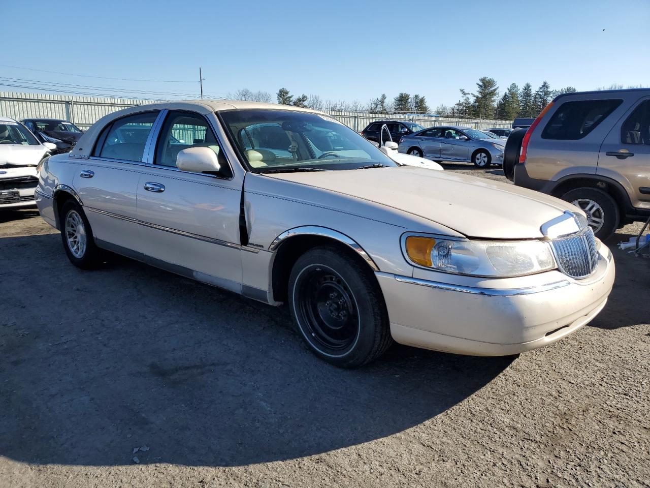 1LNFM83W7WY692602 1998 Lincoln Town Car Cartier 1LNFM83W7WY692602 1998 Lincoln Town Car Cartier