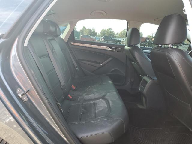2017 VOLKSWAGEN PASSAT R-L - 1VWDT7A36HC076467