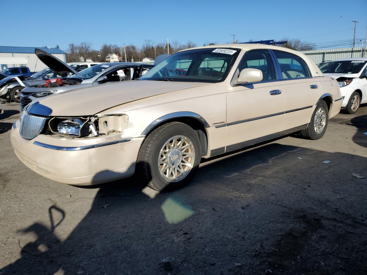1LNFM83W7WY692602 1998 Lincoln Town Car Cartier 1LNFM83W7WY692602 1998 Lincoln Town Car Cartier