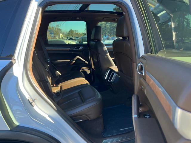 2016 PORSCHE CAYENNE SE - WP1AE2A24GLA63658