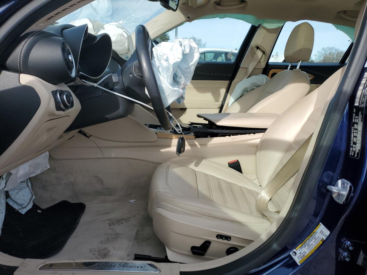 ZARFAEEN5H7547458 2017 Alfa Romeo Giulia Ti Q4