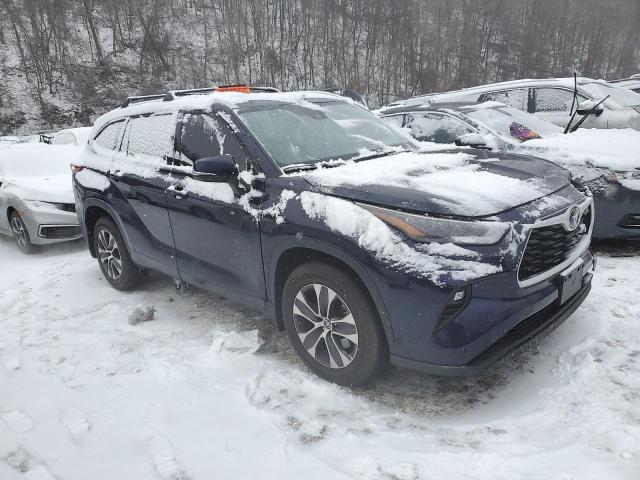 VIN 5TDGZRBH0NS183660 2022 Toyota Highlander, Xle no.4