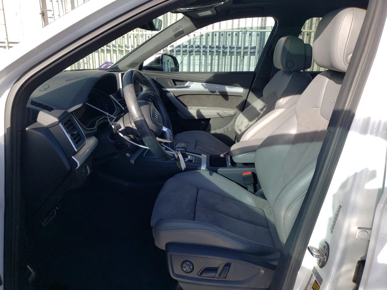 WA1A4AFY6J2161853 2018 Audi Sq5 Premium Plus