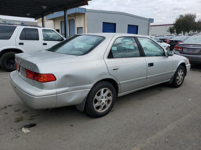 2001 Toyota Camry Le VIN: 4T1BF22K61U116195 Lot: 38674034