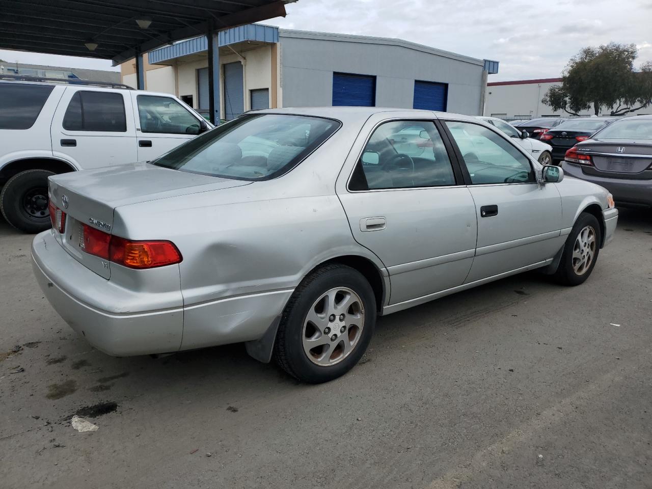 4T1BF22K61U116195 2001 Toyota Camry Le