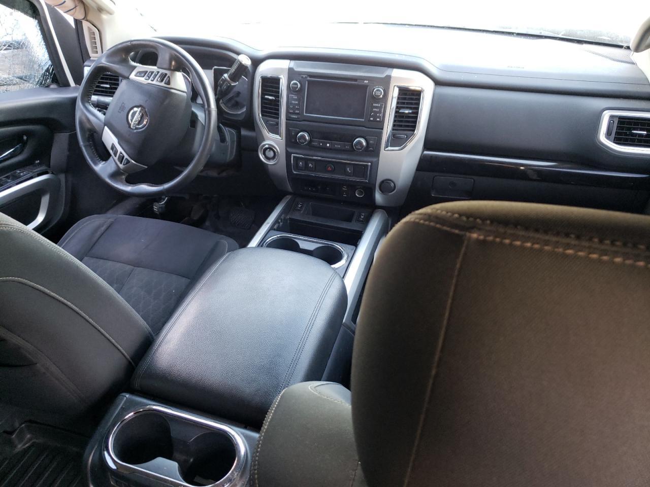 VIN: 1N6BA1F26HN544261 2017 NISSAN TITAN