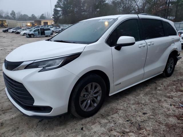 2021 Toyota Sienna LE